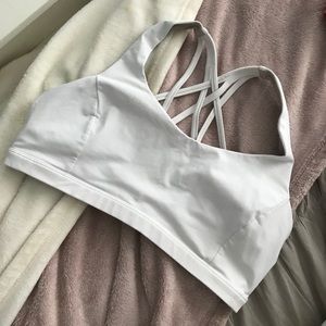 white lululemon sports bra